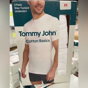 Tommy John 2 Pack White Cotton Basics Stay Tucked T-Shirts M NWT